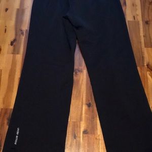 Women’s large Under Armour sweat pants